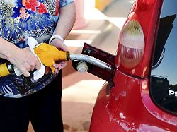 Milliarden-Mindereinnahmen : Mehrwertsteuersenkung für Autofahrer käme den Staat teuer